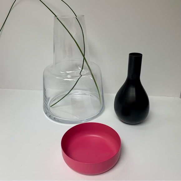 SOLD Clear Glass Vase - Picture 1 of 4